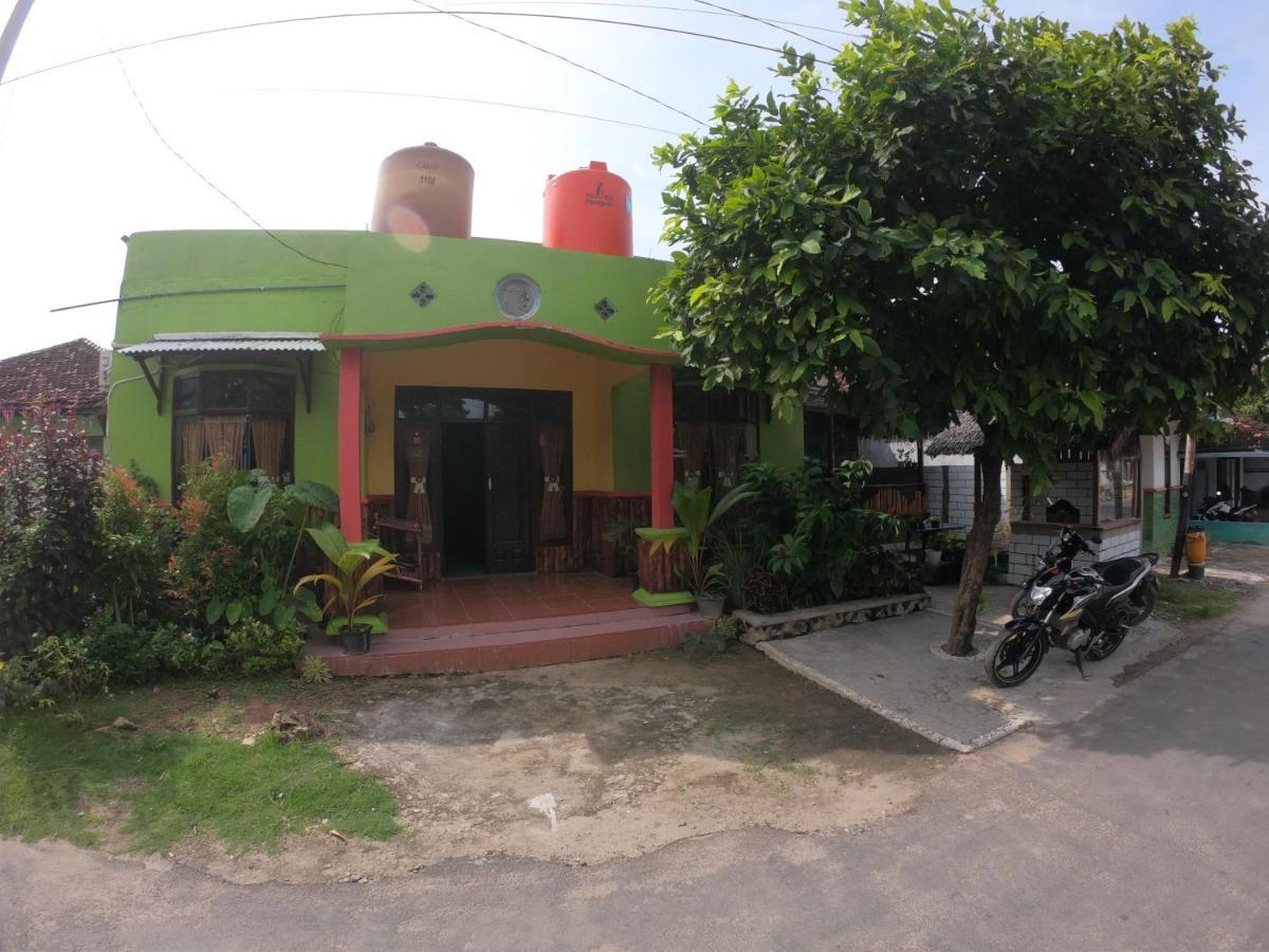 Owl Hostel Karimunjawa Eksteriør billede