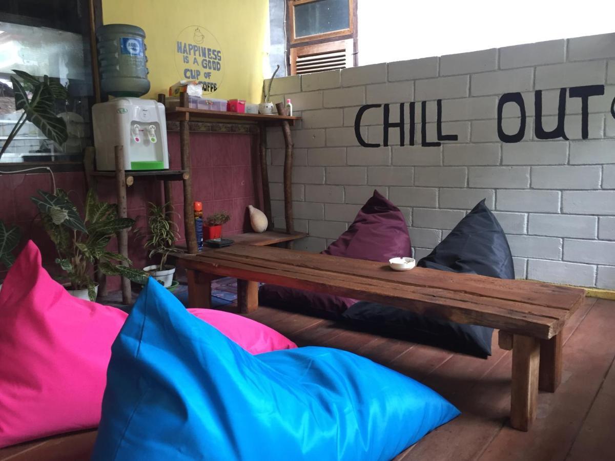 Owl Hostel Karimunjawa Eksteriør billede