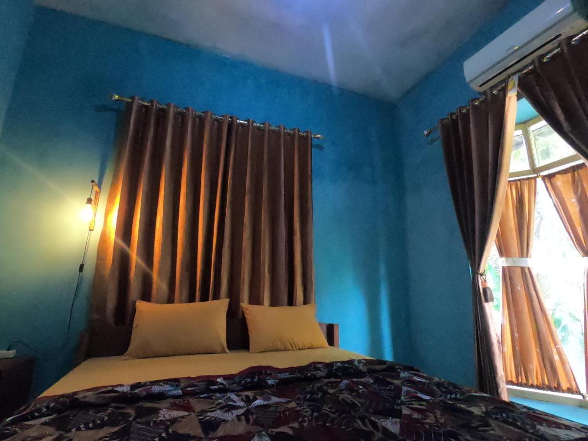 Owl Hostel Karimunjawa Eksteriør billede