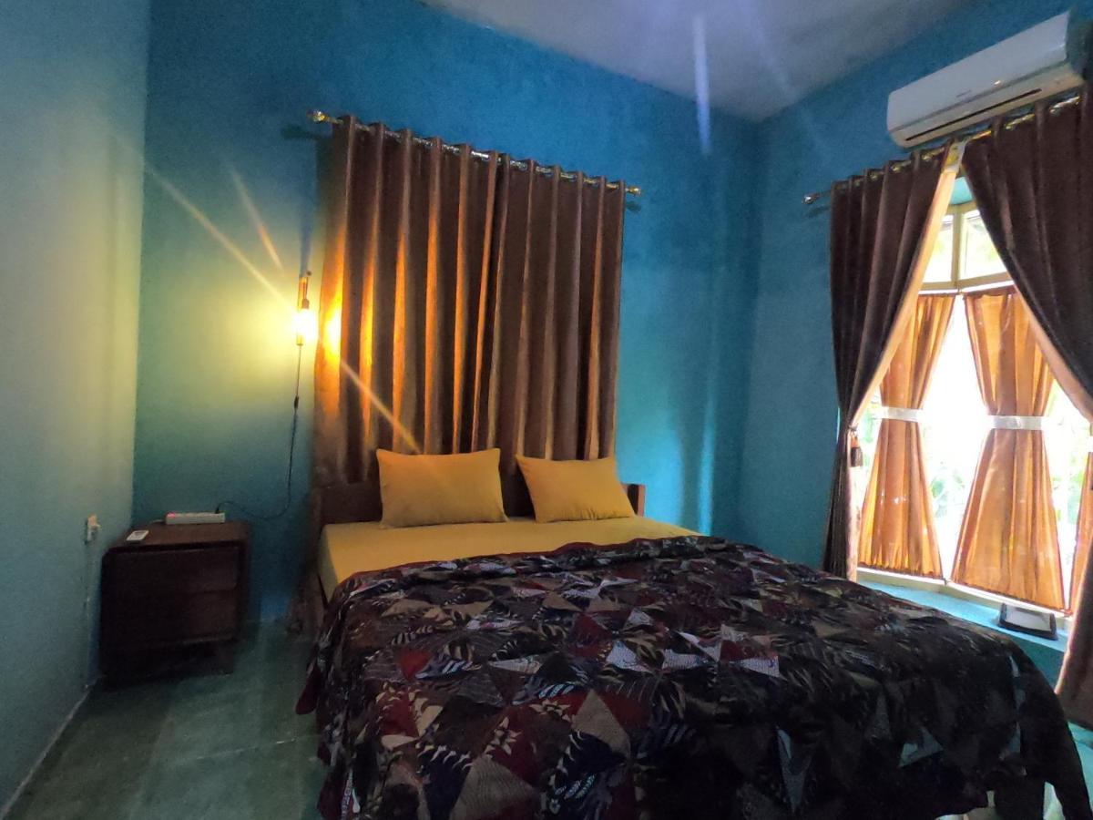 Owl Hostel Karimunjawa Eksteriør billede