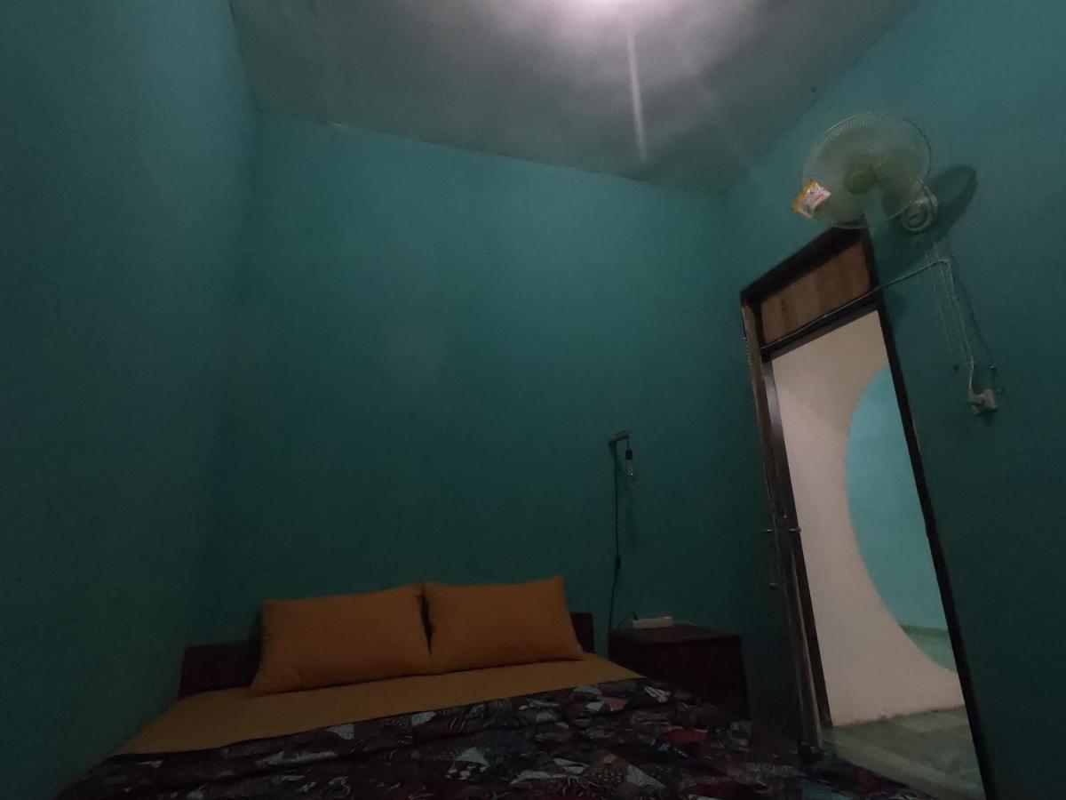 Owl Hostel Karimunjawa Eksteriør billede