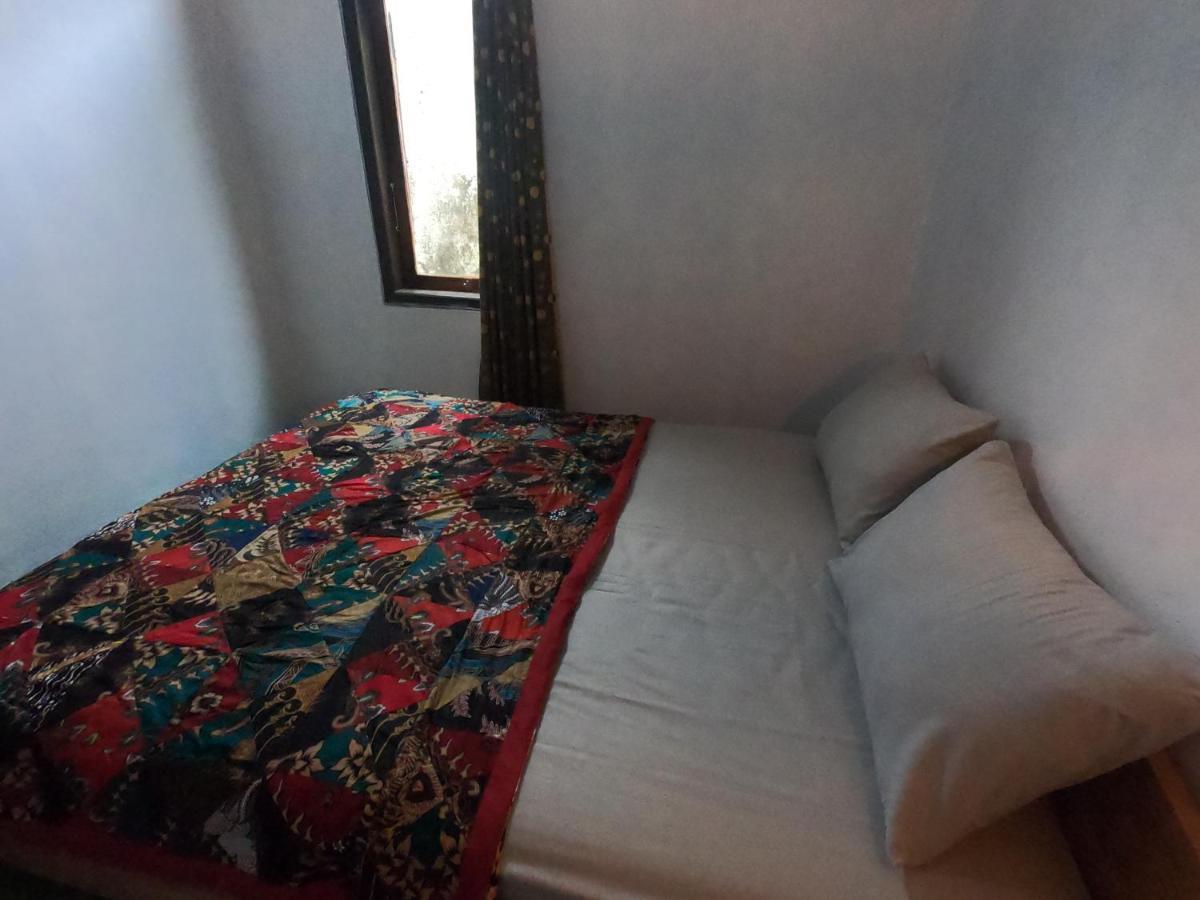 Owl Hostel Karimunjawa Eksteriør billede