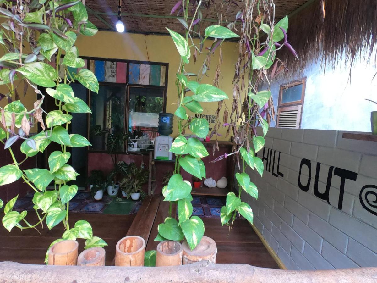Owl Hostel Karimunjawa Eksteriør billede
