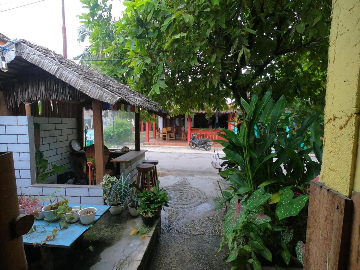 Owl Hostel Karimunjawa Eksteriør billede