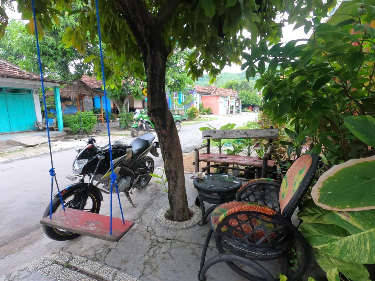Owl Hostel Karimunjawa Eksteriør billede