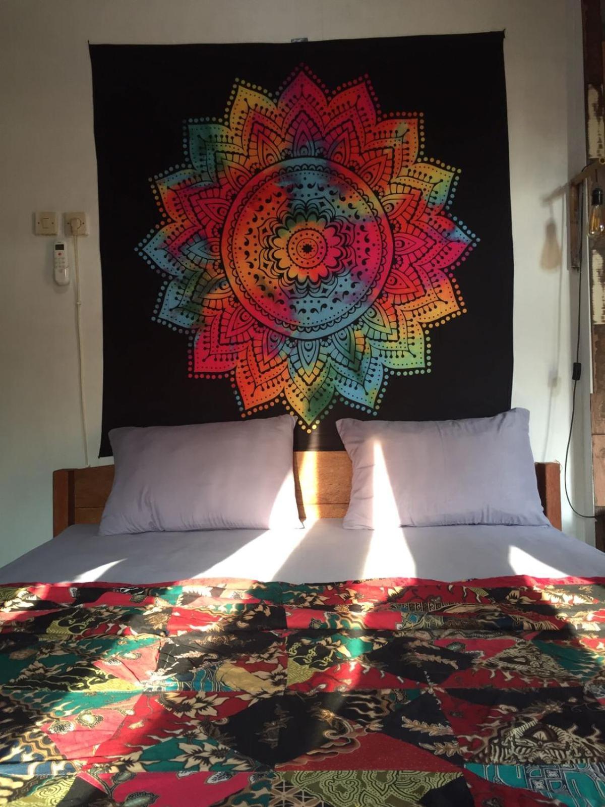 Owl Hostel Karimunjawa Værelse billede